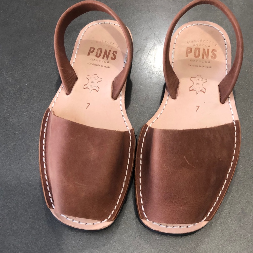 Pons classic style Womens sandal